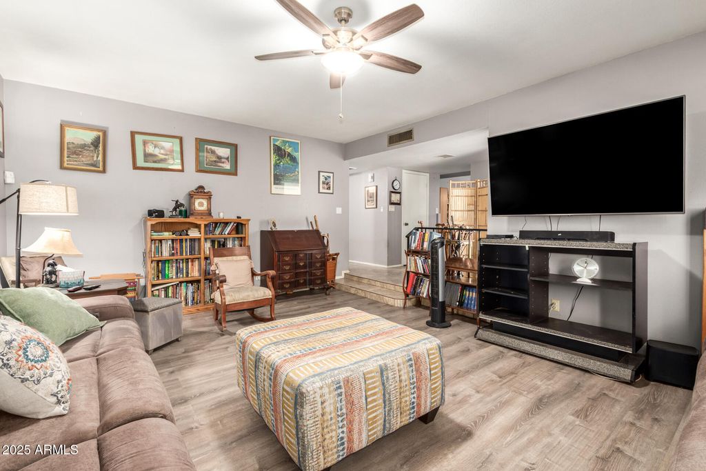 Image 6 of property listing at 6813 N 29th Ave Avenue, Phoenix, AZ 85017