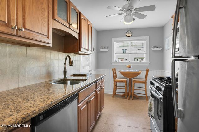 10 Ann Court, Tinton Falls, NJ 07724