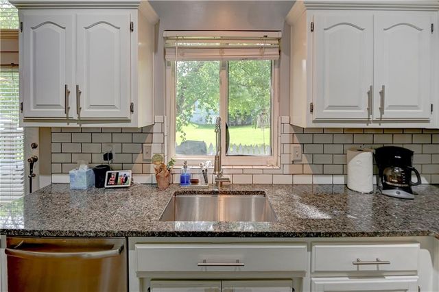 1750 Bridget Place, Liberty, MO 64068