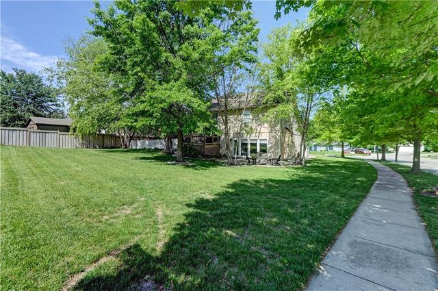 1750 Bridget Place, Liberty, MO 64068