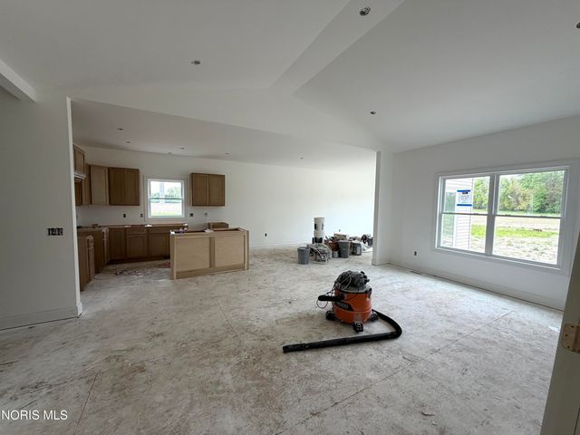 1307 Limerick Lane, Waterville, OH 43566