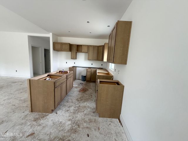 1307 Limerick Lane, Waterville, OH 43566