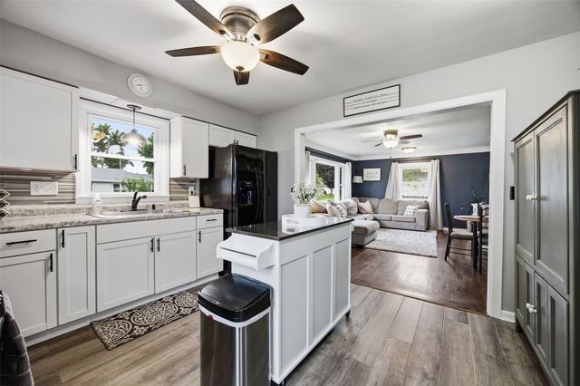 1145 A Avenue, Marion, IA 52302