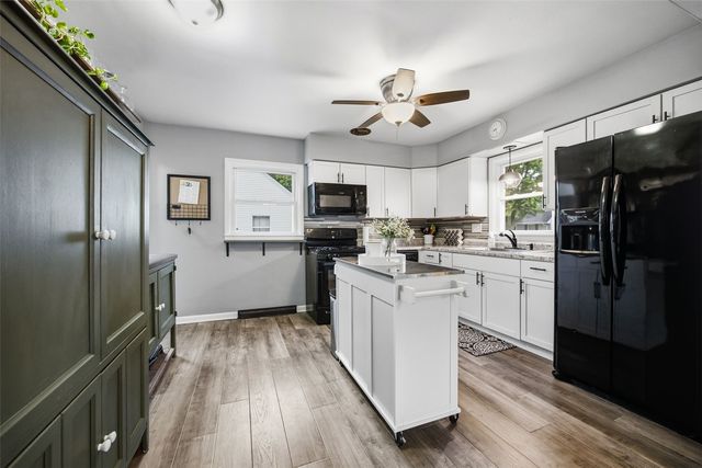 1145 A Avenue, Marion, IA 52302