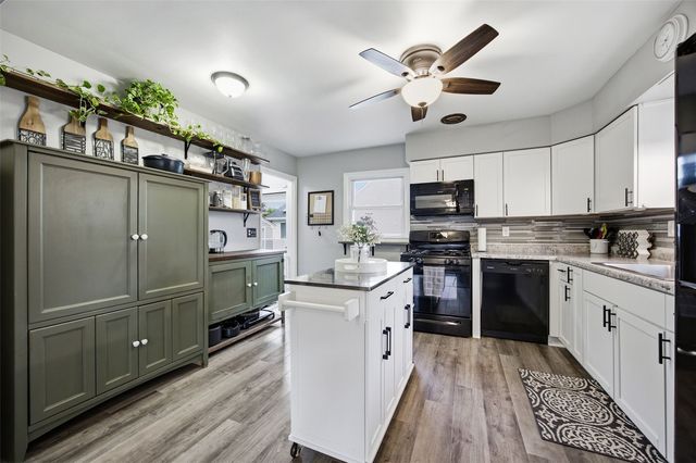 1145 A Avenue, Marion, IA 52302