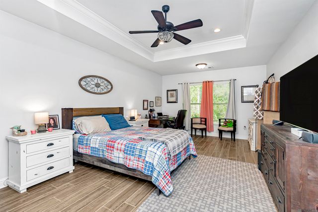 26811 Montbury Dr, Denham Springs, LA 70726