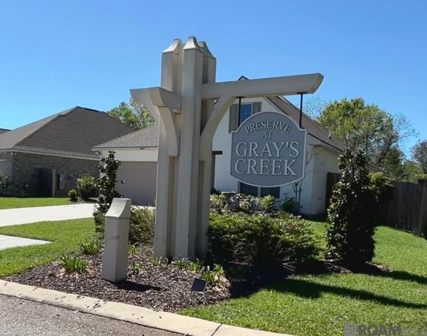 26811 Montbury Dr, Denham Springs, LA 70726