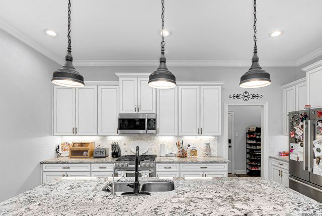 26811 Montbury Dr, Denham Springs, LA 70726