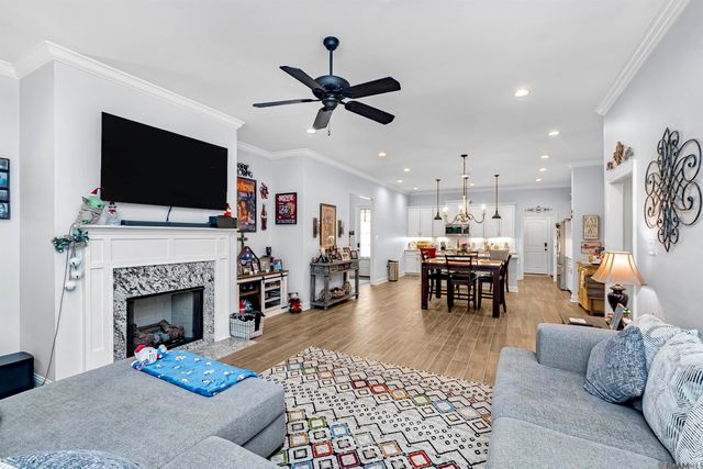 26811 Montbury Dr, Denham Springs, LA 70726