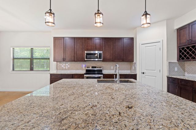 122 N Pohakea DR, Bastrop, TX 78602