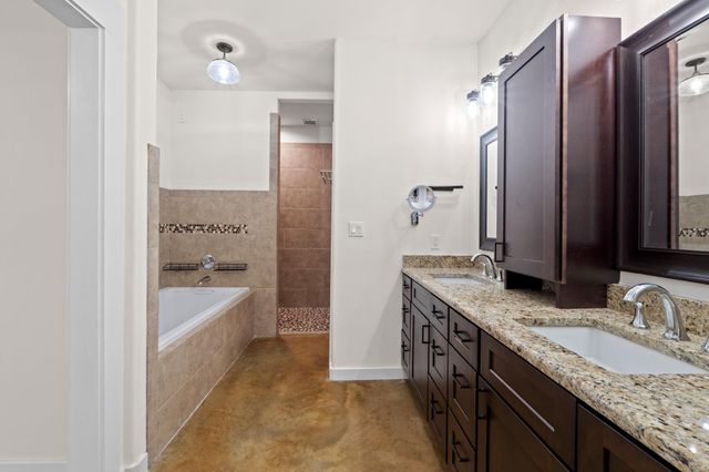 122 N Pohakea DR, Bastrop, TX 78602