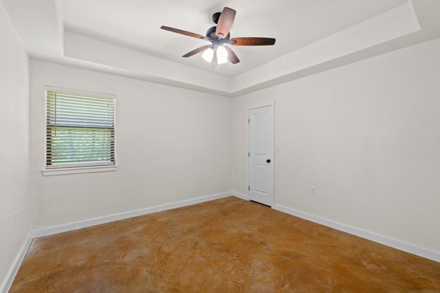 122 N Pohakea DR, Bastrop, TX 78602