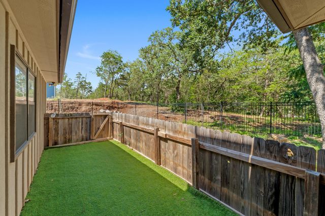 122 N Pohakea DR, Bastrop, TX 78602