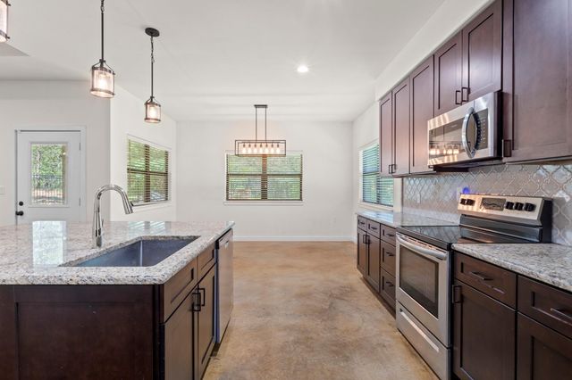 122 N Pohakea DR, Bastrop, TX 78602