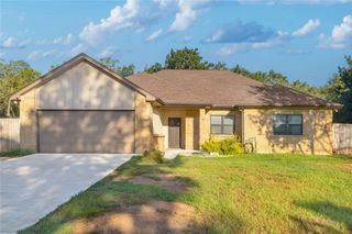 122 N Pohakea DR, Bastrop, TX 78602