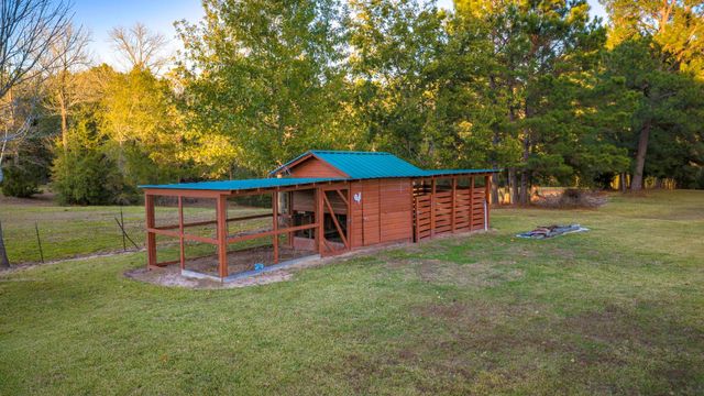348 Rolling Wood, Livingston, TX 77351