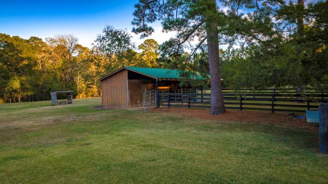 348 Rolling Wood, Livingston, TX 77351