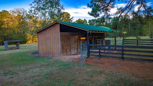 348 Rolling Wood, Livingston, TX 77351