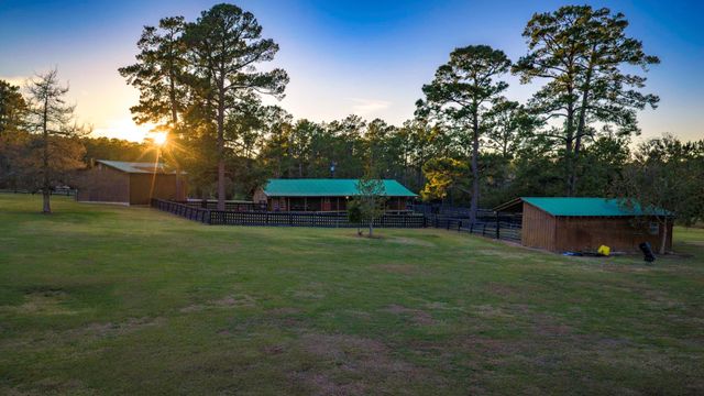 348 Rolling Wood, Livingston, TX 77351