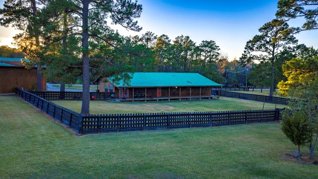 348 Rolling Wood, Livingston, TX 77351