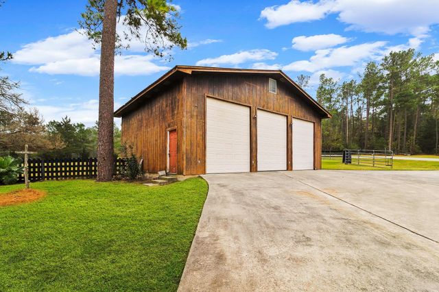 348 Rolling Wood, Livingston, TX 77351