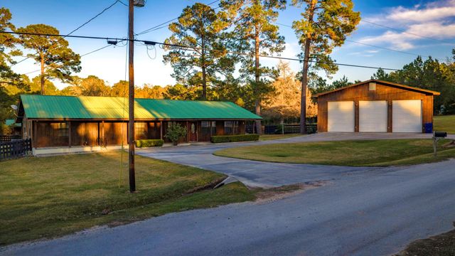 348 Rolling Wood, Livingston, TX 77351