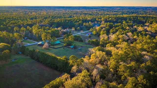 348 Rolling Wood, Livingston, TX 77351