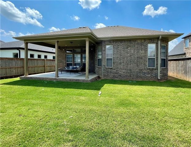 4703 W Lilly Street, Bentonville, AR 72713