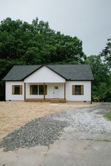 3119 Country Side Dr, Centerville, TN 37033
