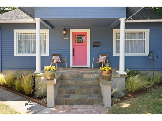 6362 N COMMERCIAL Ave, Portland, OR 97217
