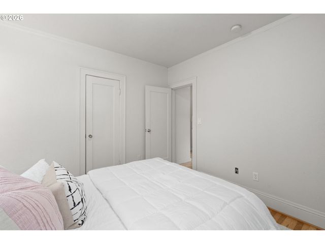 6362 N COMMERCIAL Ave, Portland, OR 97217