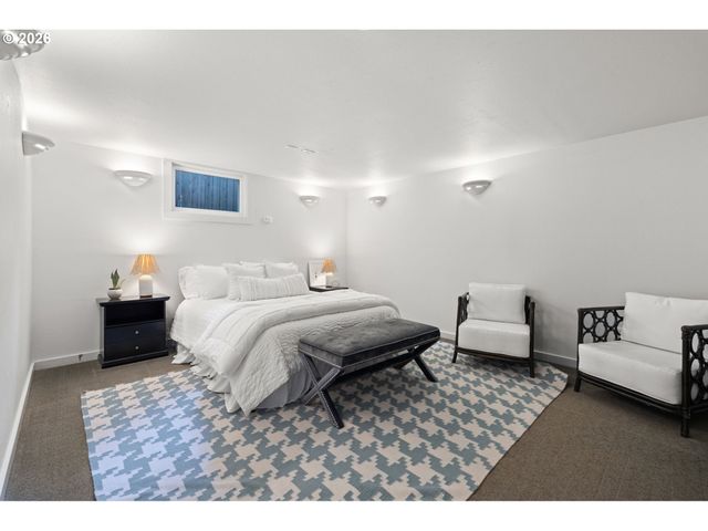 6362 N COMMERCIAL Ave, Portland, OR 97217