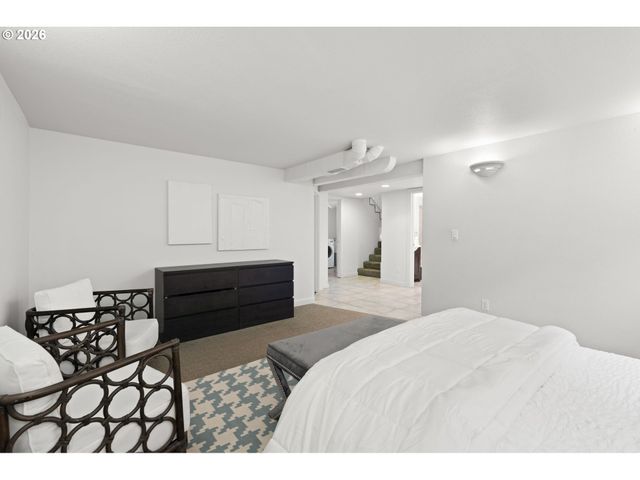 6362 N COMMERCIAL Ave, Portland, OR 97217