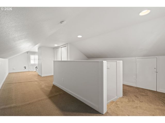 6362 N COMMERCIAL Ave, Portland, OR 97217