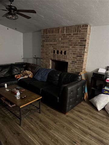 16 Wolf Lane, Tuttle, OK 73089