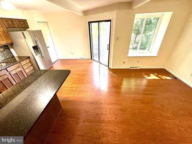 17 FARMINGTON PL, Newtown, PA 18940