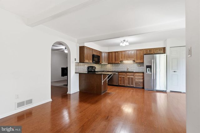 17 FARMINGTON PL, Newtown, PA 18940