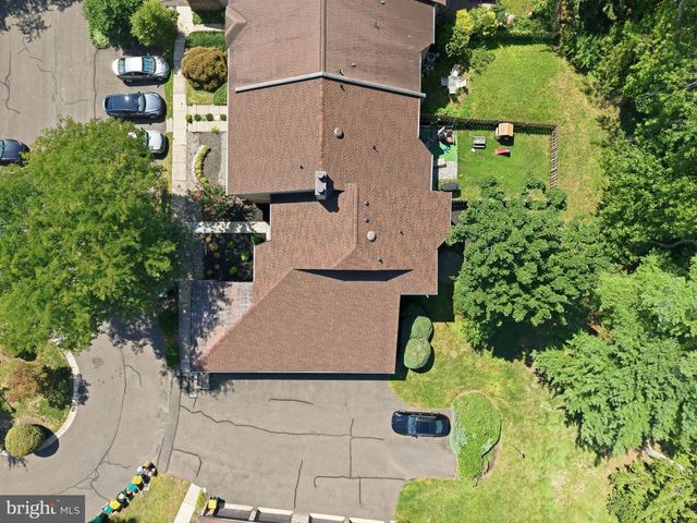 17 FARMINGTON PL, Newtown, PA 18940