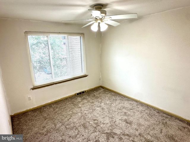 17 FARMINGTON PL, Newtown, PA 18940