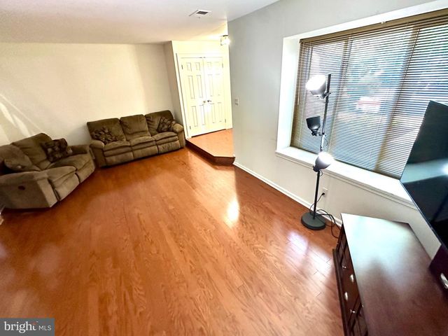 17 FARMINGTON PL, Newtown, PA 18940