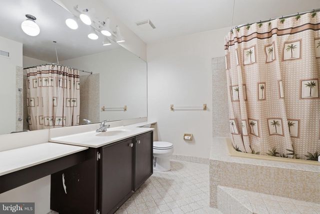 17 FARMINGTON PL, Newtown, PA 18940