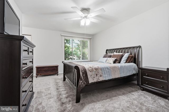 17 FARMINGTON PL, Newtown, PA 18940