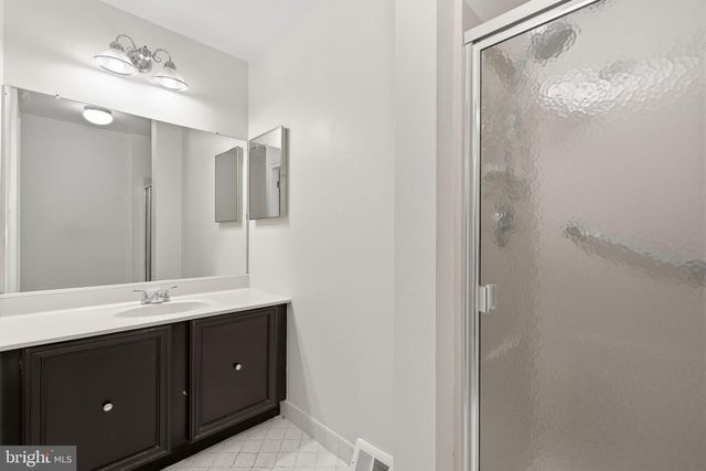 17 FARMINGTON PL, Newtown, PA 18940