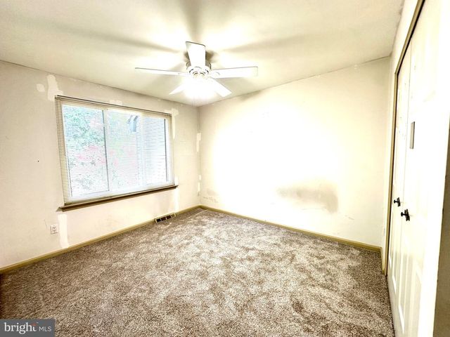 17 FARMINGTON PL, Newtown, PA 18940