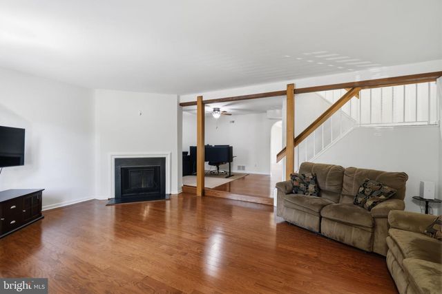 17 FARMINGTON PL, Newtown, PA 18940