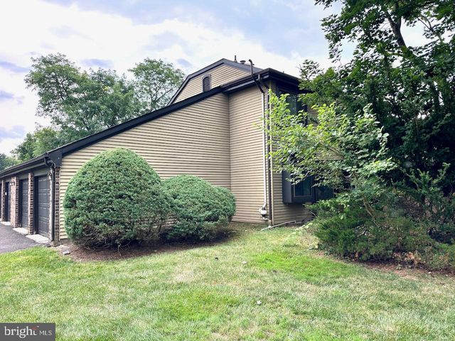 17 FARMINGTON PL, Newtown, PA 18940
