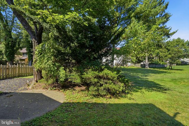 17 FARMINGTON PL, Newtown, PA 18940