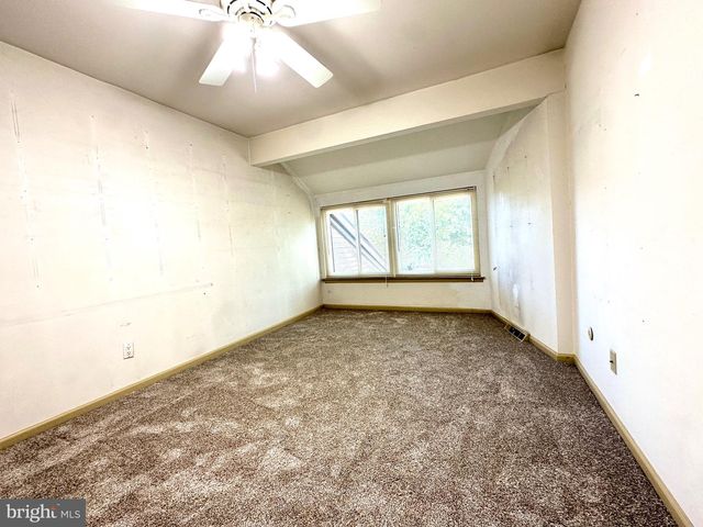17 FARMINGTON PL, Newtown, PA 18940