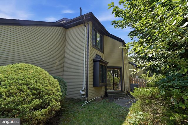 17 FARMINGTON PL, Newtown, PA 18940