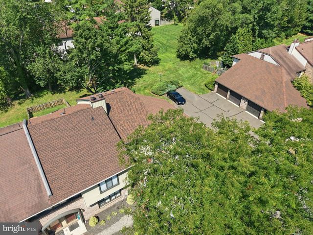 17 FARMINGTON PL, Newtown, PA 18940